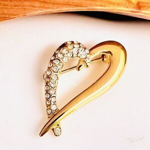 Vintage Monet Signed Heart Brooch Gold Tone Rhinestone Crystal Pin Estate
